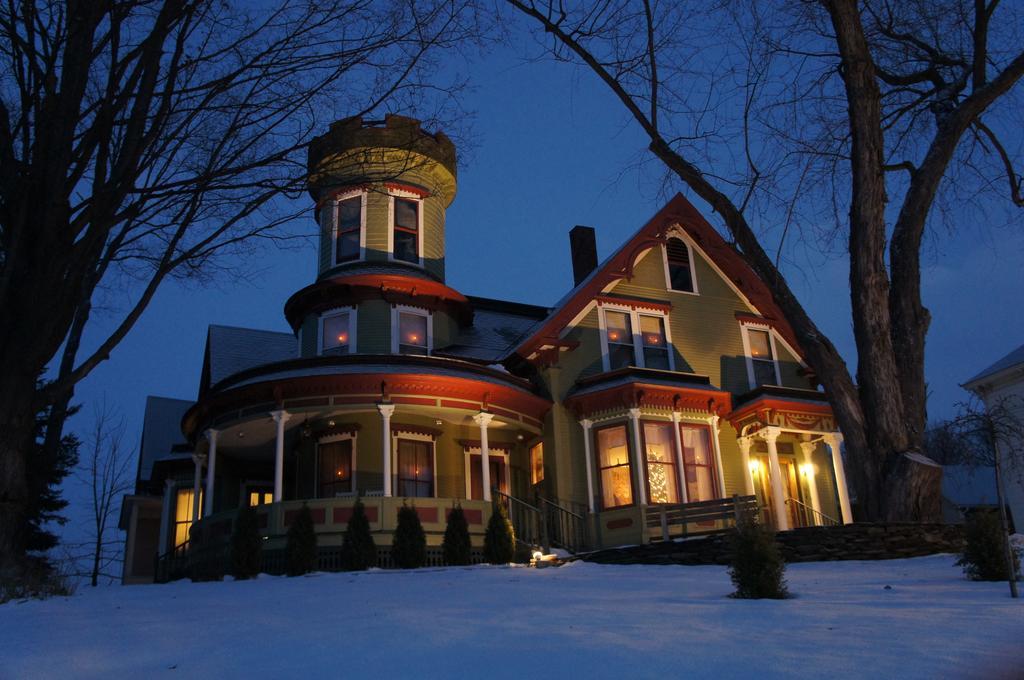 Maplecroft Bed & Breakfast Barre Exterior photo